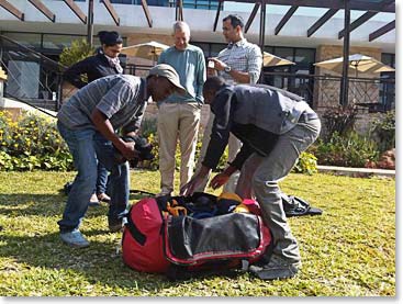 The guides make sure all of the gear will fit into the duffle