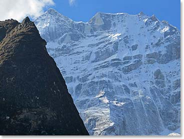 Right out of Thame our view of Kwangde Peak was amazing.