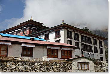 About 1pm we arrived at the world famous Tengboche Monastery.