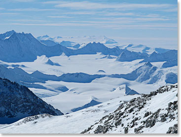 Amazing views at the glorious expanse of Antarctica