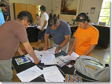 Thursday morning in Mendoza we had to go to the park headquarters to have our climbing permits issued. Sergio, Osvaldo and Maria went ahead of us to begin filling out all the forms.