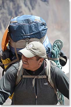 Osvaldo aka Osvi carrying his load to Camp Two