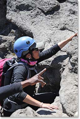 Sempre com o apoio de nossos guias nos mostrando o caminho (Always with our guides showing us the best route)