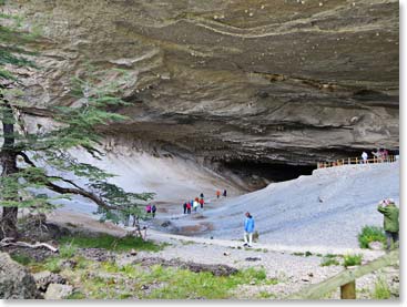 On our transfer from Punta Arenas to Torres del Paine National Park, we first drove by the lovely port city of Puerto Natales. Then we visited a Chilean National Monument, Cueva del Milodón or “Cave of the Milodon” (an extinct animal).