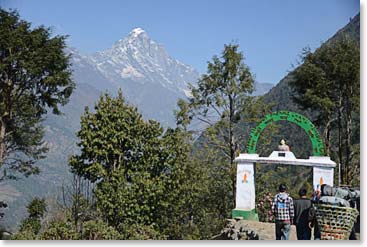 The gateway from Lukla to the Dudh Kosi River and the Khumbu beyond. We aer on our way.