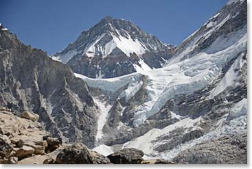 A spectacular setting. Right above Base Camp is the Lho La, the steep pass to Tibet. Changtse, the North summit of Everest is behind.