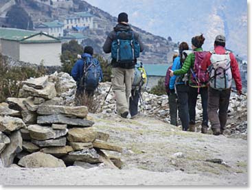 The team continued trekking between the sherpa villages of Khunde and Khumjung