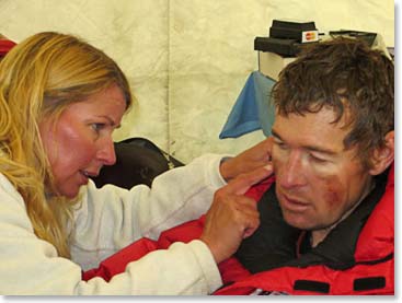 The doctors at Base Camp were waiting to examine Todd.  Fortunately the frostbite on his right toes is not bad.  Dr. Kirsty Watson checked cold damage on Todd’s cheeks as well.  This will heal quickly.