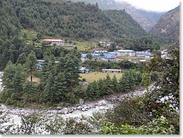 Phakding is a relaxing and scenic place to spend the first night of a trek.