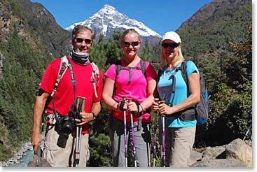 Scot, Alyssa and Keely with Khumbulaya, the sacred peak of the Sherpa People behind.