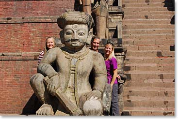 The Sellers with one of the two legendary Rajput wrestlers Jayamel and Phattu that are said to guard the temple. 