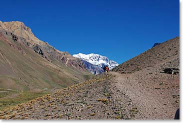 It was easy to get started this morning with clear skies and beautiful views of Aconcagua ahead.