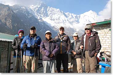 The team ready to leave Thame for Khumjung!
