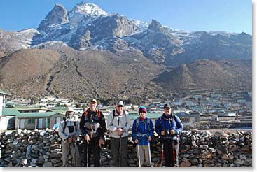 The team ready to depart Khumjung for their trek to Pangboche