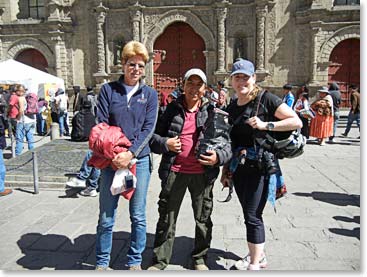 Chris, Micheline and their cultural guide Eddy Rojas ready to explore La Paz