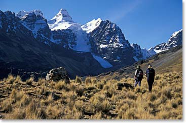 Hiking to Condoriri Base Camp