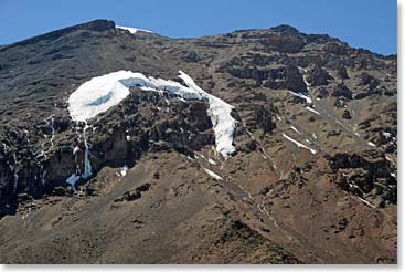 Looking onto the glaciers of Kili