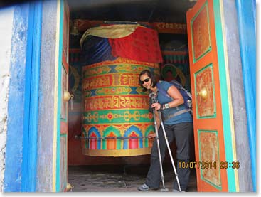 Bonnies turns every prayer wheel on the trail