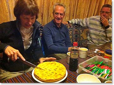 We were welcomed to Dingboche with Jatha’s delicious apple pie! 