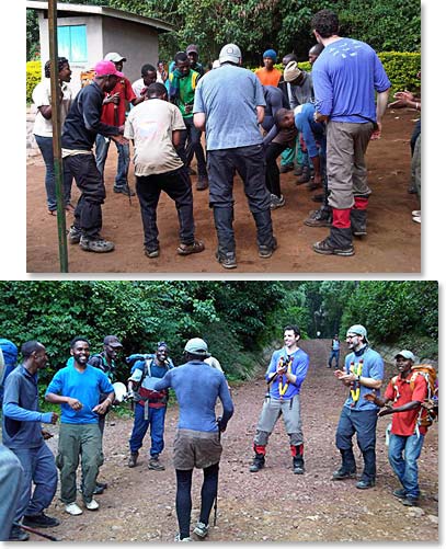 O time celebrando no  estilo Berg Adventures (The team celebrates Berg Adventures style)