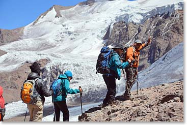 Osvaldo and the team climb towards Conway Rocks