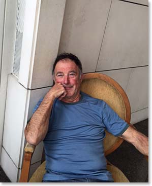 A clean shaven Ed relaxing in the lobby this morning. This is the first time in 25 years he has not had a beard.