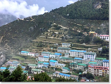 Here we are in Namche. The land of comfortable lodges, hot showers, and for us - electric blankets and electric washers and dryers for our clothes.