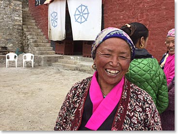 As soon as we walked toward the monastery in Khunde we saw the familiar smile of Nim Phuti.