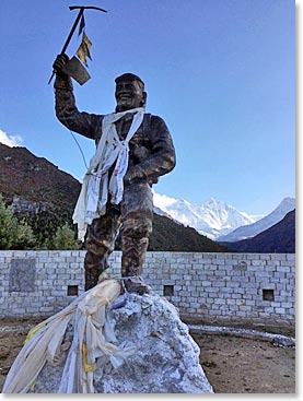 Statue of Tenzing Norgay at the National Park Everest viewpoint above Namche