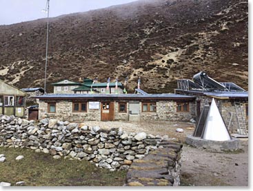 As soon as we arrived in Pheriche, we all went next door to our lodge and attended a high altitude physiology lecture at the famous Pheriche clinic. 