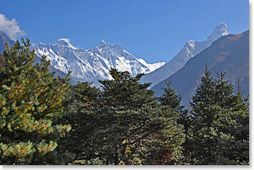 Ah…it’s Everest and Ama Dablam not being shy today!