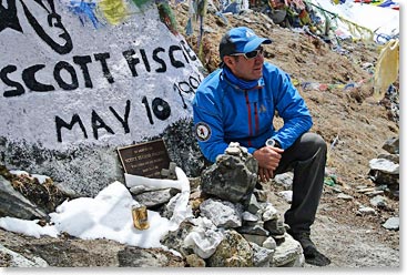 Brent stopping to pay tribute to Scott Fischer
