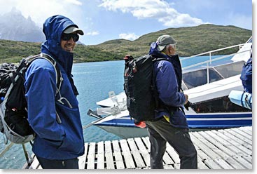 Catamaran transfer to Pudeto