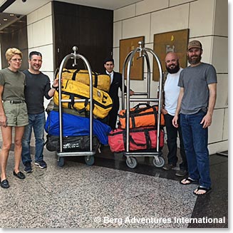 Osvaldo, Maria, Sergio, Efrain and Javier waited for the mules and got our bags out then drove them into Mendoza in Osvaldo’s 4 wheel drive