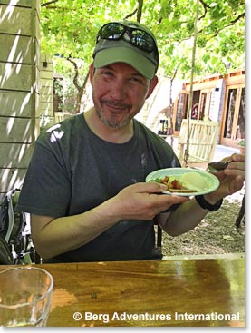 Danny loves the dessert: grilled apples with ice cream