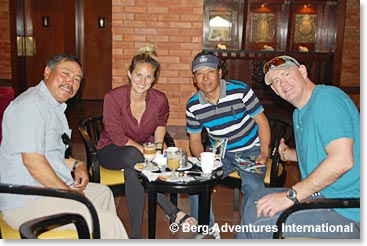 Mark Garvin, Kylie, Ang Temba and Min having coffee at the yak and yeti. Lots to catch up after so many years!