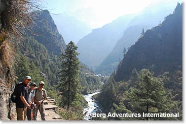 Garv, Kylie and Min on the trail along the river leading from Phakding.