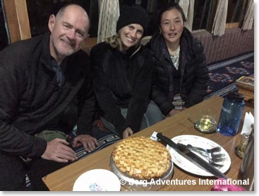 Home at Highland Sherpa Resort! Yangzing made an apple pie!