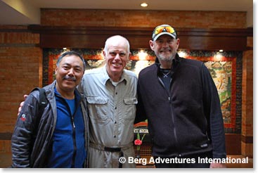Inside the hotel, Temba introduced us to an old friend of Berg Adventures, Peter Hillary. 