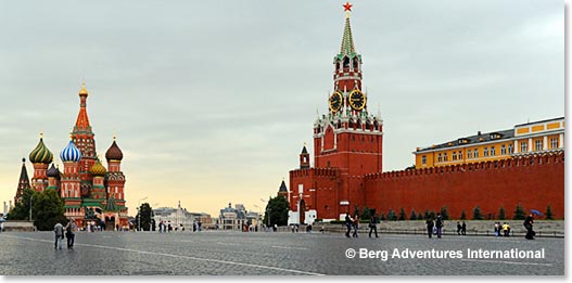 The past 24 hours we enjoyed visiting the Red Square, a couple of minutes’ walk from our hotel, Moscow Park Hyatt