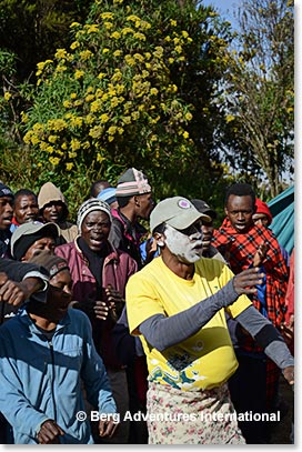 Berg Adventures Choir master dancing with the team