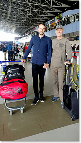 James and Michael finally made it to La Paz  after some flight delays