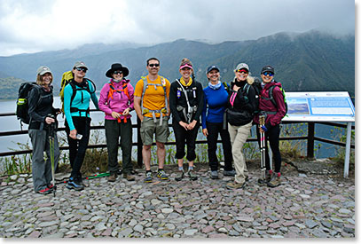 Team photo at the beginning of the trek