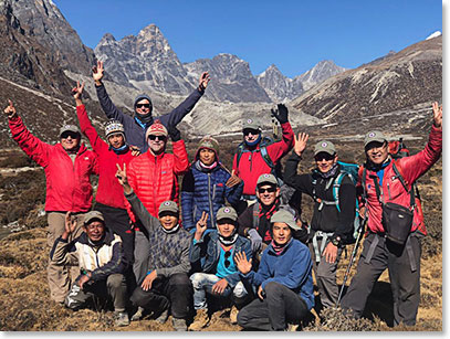 Beautiful morning leaving Pheriche – we had a great two night stay and we feel that we are acclimatized enough to move on. Pheriche is 14,000ft. above sea level. Tonight at Lobouche we will be at 16,000ft.