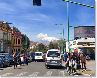 Leaving La Paz with stunning views of Illimani on the background