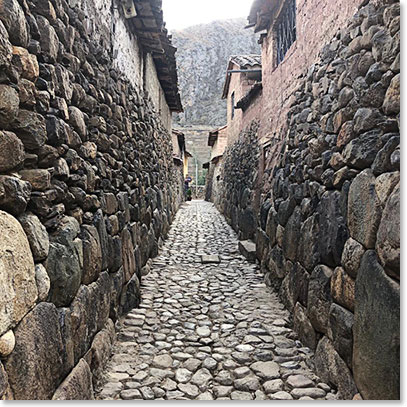 Narrow cobbled streets of Ollantaytambo