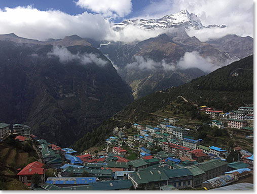 Leaving Namche Bazaar