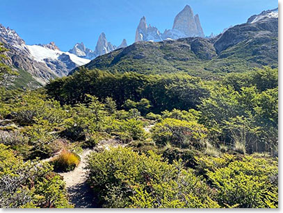 Trail towards to Fitz Roy 